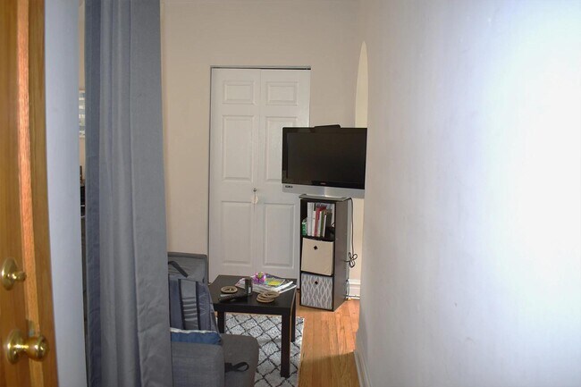property at 837 W Cornelia Ave