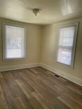 3918 Plainview Rd in Charlotte, NC - Building Photo - Building Photo