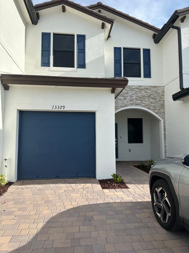 13329 SW 233rd Terrace in Princeton, FL - Building Photo - Building Photo