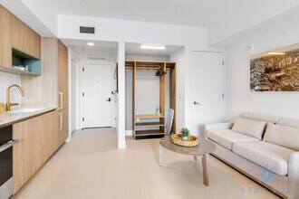 601 NE 1st Ave in Miami, FL - Building Photo - Building Photo