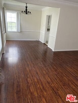 1020 S Wooster St in Los Angeles, CA - Building Photo