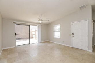 2007 N Villas Ln in Chandler, AZ - Building Photo - Building Photo