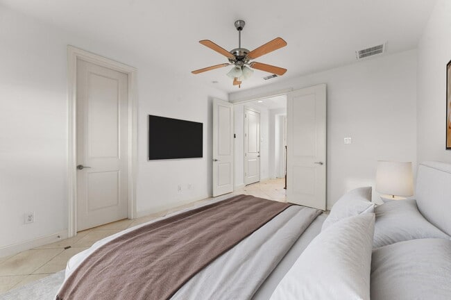 property at 2202 Lakeshore Edge Dr