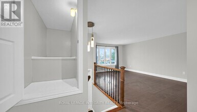 1896 Featherston Dr in Ottawa, ON - Building Photo - Building Photo