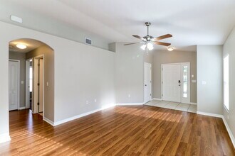 7194 Cedarcrest Blvd in Lakeland, FL - Building Photo - Building Photo