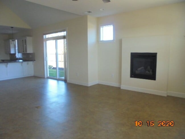 3699 NE Jacob St in McMinnville, OR - Building Photo - Building Photo