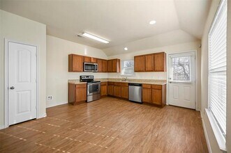 3408 Robin Rd in Ennis, TX - Building Photo - Building Photo