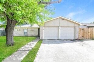 617 Park Center Blvd in Saginaw, TX - Building Photo