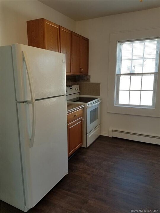 188 East St in Wallingford, CT - Building Photo