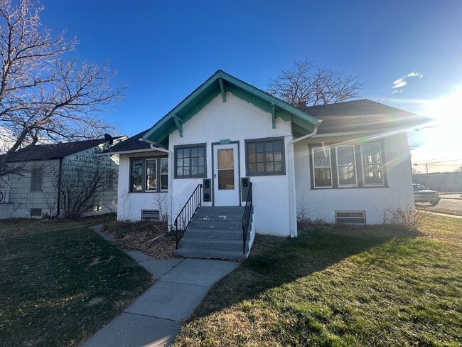 property at 1102 E 14th St
