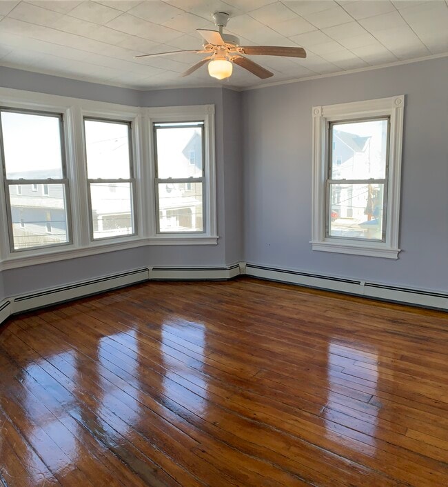 110 Capital St, Unit 2 in Pawtucket, RI - Foto de edificio - Building Photo