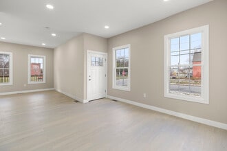 324 East Bethune Street in Detroit, MI - Building Photo - Building Photo