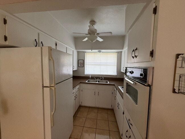 3385 S Highlands Ave in Inverness, FL - Building Photo - Building Photo