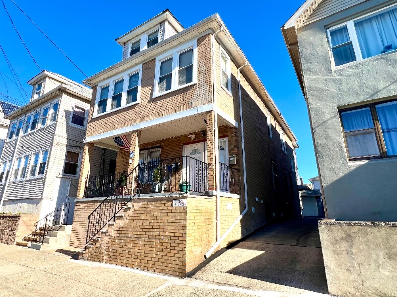 113 Clark Pl in Elizabeth, NJ - Building Photo