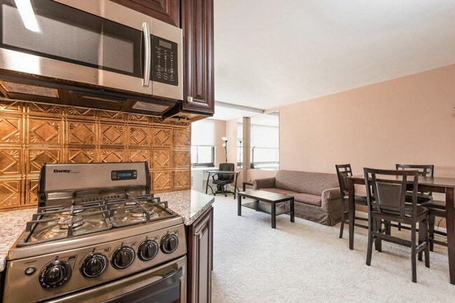 1011 Arlington Blvd in Arlington, VA - Building Photo - Building Photo