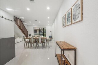 4204 Vineyard Cir in Weston, FL - Building Photo - Building Photo