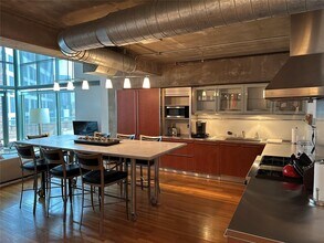 1999 McKinney Ave in Dallas, TX - Building Photo - Building Photo