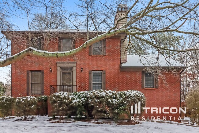 property at 2811 Brookwest Dr SW