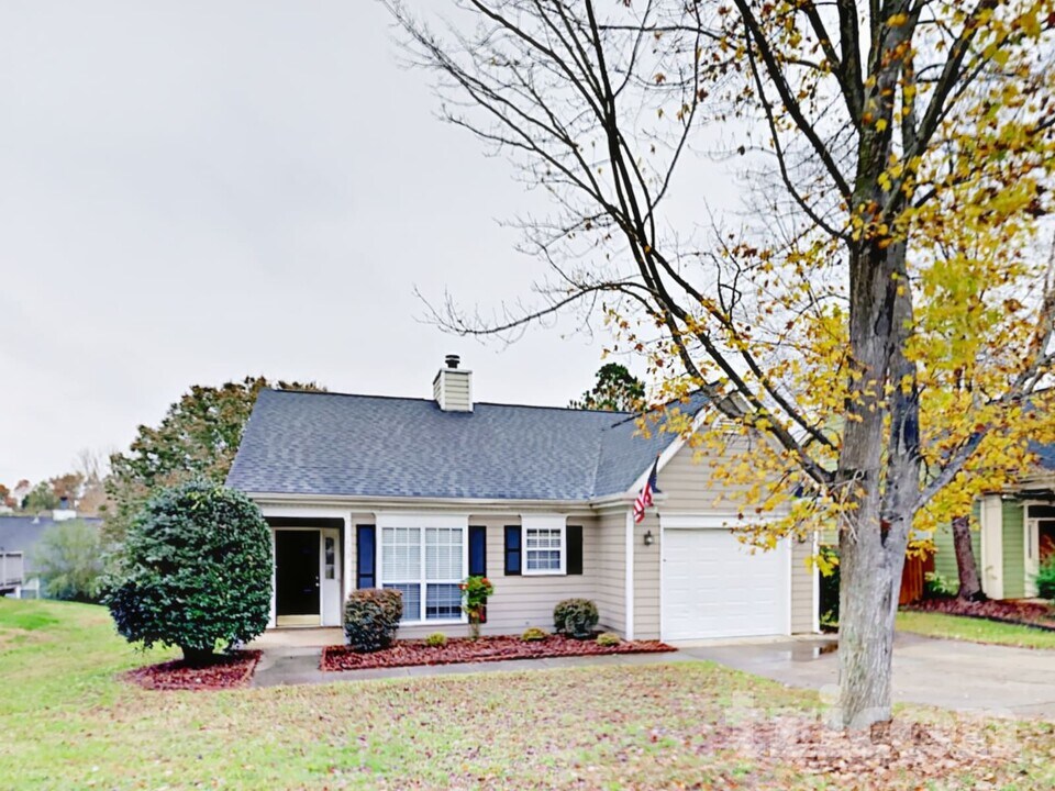 1709 Jeffrey Bryan Dr in Charlotte, NC - Foto de edificio