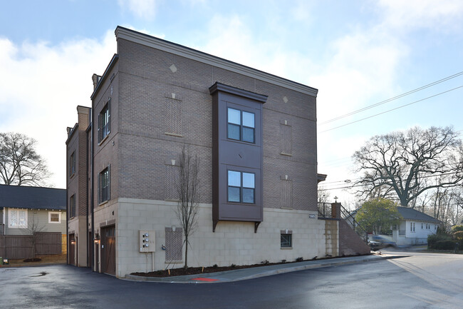 1505 A E North St in Greenville, SC - Building Photo - Building Photo