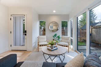 1033 NE 98th St in Seattle, WA - Building Photo - Building Photo