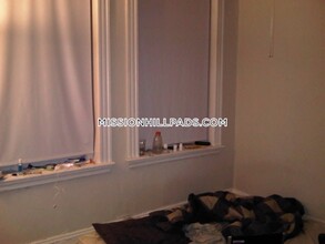 883 Huntington Ave in Boston, MA - Building Photo - Building Photo