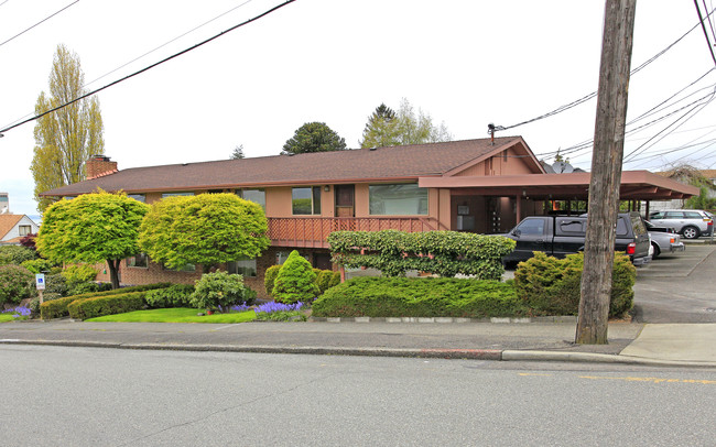 The Le Jene Apartments in Everett, WA - Building Photo - Building Photo