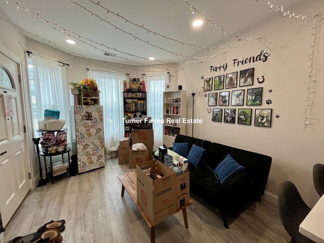 23 Newport St, Unit 2 in Boston, MA - Building Photo - Building Photo
