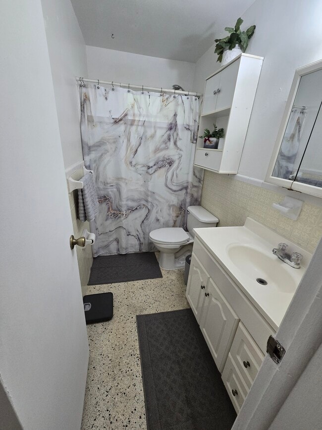 property at 472 E 15th St