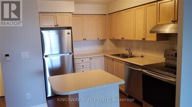 3888 Duke of York Blvd in Mississauga, ON - Building Photo - Building Photo