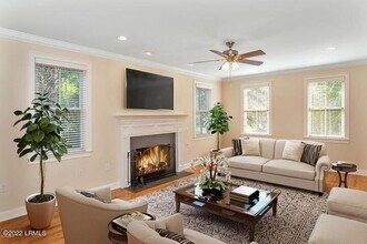 2 Battery Point Ln in Beaufort, SC - Building Photo - Building Photo