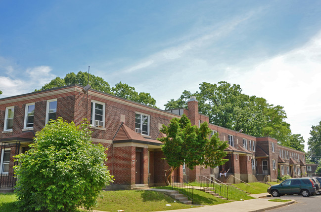 Hill Creek Apartments in Philadelphia, PA - Building Photo - Building Photo