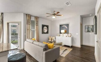 13328 Westheimer Rd in Houston, TX - Building Photo