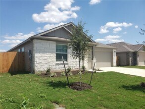 104 Mountain Maple St in Hutto, TX - Building Photo - Building Photo