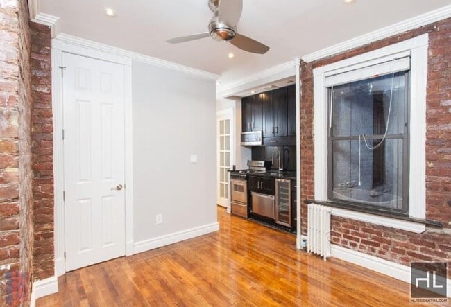 E 13TH ST., Unit 6D in New York, NY - Foto de edificio - Building Photo