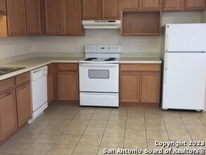 7335 Golf Vista Blvd in San Antonio, TX - Building Photo - Building Photo