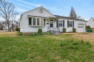 10201 Surf Dr in St. Louis, MO - Building Photo