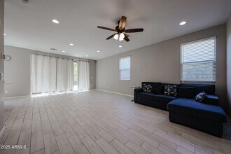 3813 E Branham Ln in Phoenix, AZ - Building Photo - Building Photo
