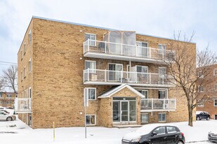 350 De La Concorde Boul O in Laval, QC - Building Photo