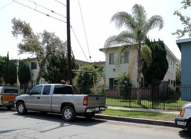 1424 W Dahl Ln in Santa Ana, CA - Building Photo - Building Photo