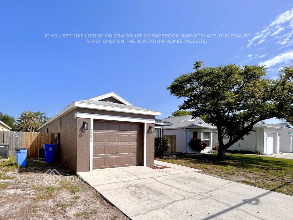 5928 40th Ave W in Bradenton, FL - Building Photo