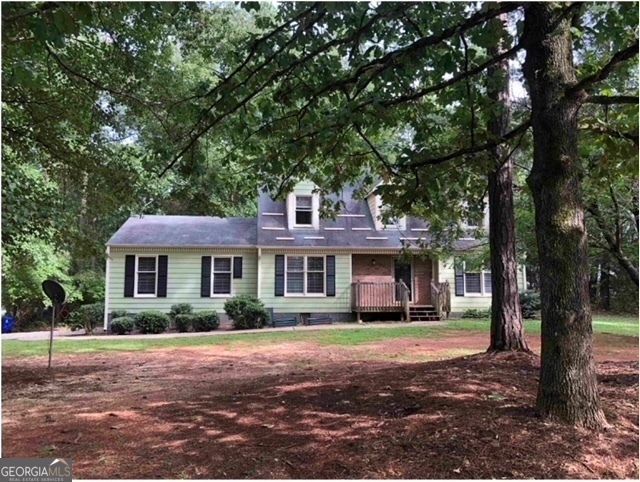 2243 Sharondale Dr in Villa Rica, GA - Building Photo