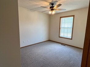 2944 W Swallow St in Springfield, MO - Building Photo - Building Photo