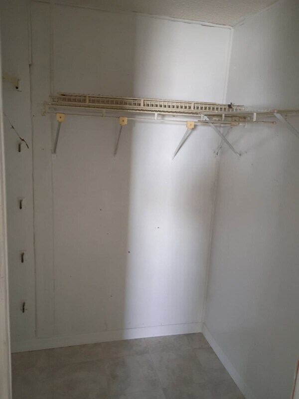 1017 June Terrace in Daytona Beach, FL - Foto de edificio - Building Photo