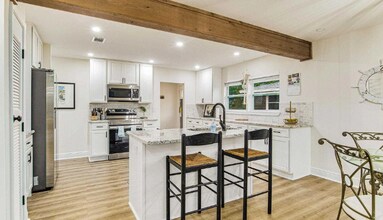 814 W Gonzalez St in Pensacola, FL - Building Photo - Building Photo