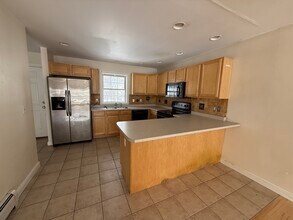 11 Leclair St, Unit B in Winooski, VT - Building Photo - Building Photo