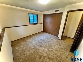 2503 W 3rd St in Sioux Falls, SD - Building Photo - Building Photo