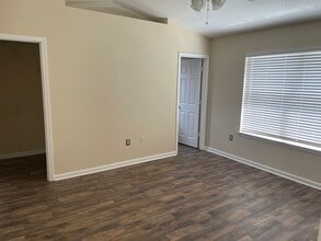 400 Eisenhower Dr in Crestview, FL - Building Photo - Building Photo