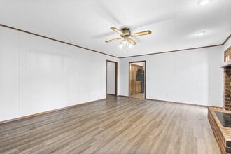 3225 S Kimbrough Ct in Springfield, MO - Building Photo - Building Photo