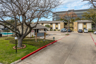 Preston Road Condominiums in Dallas, TX - Foto de edificio - Building Photo